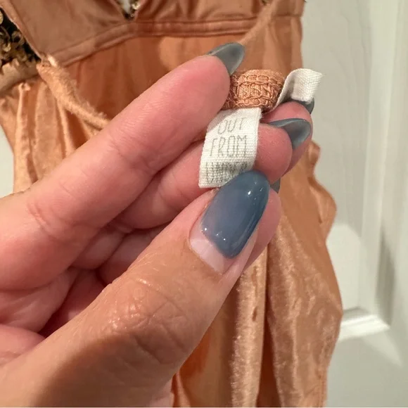 LN LuLu’s Out From Under Gold Sequin Deep Plunging Bodysuit S Small glitter - Picture 4 of 6